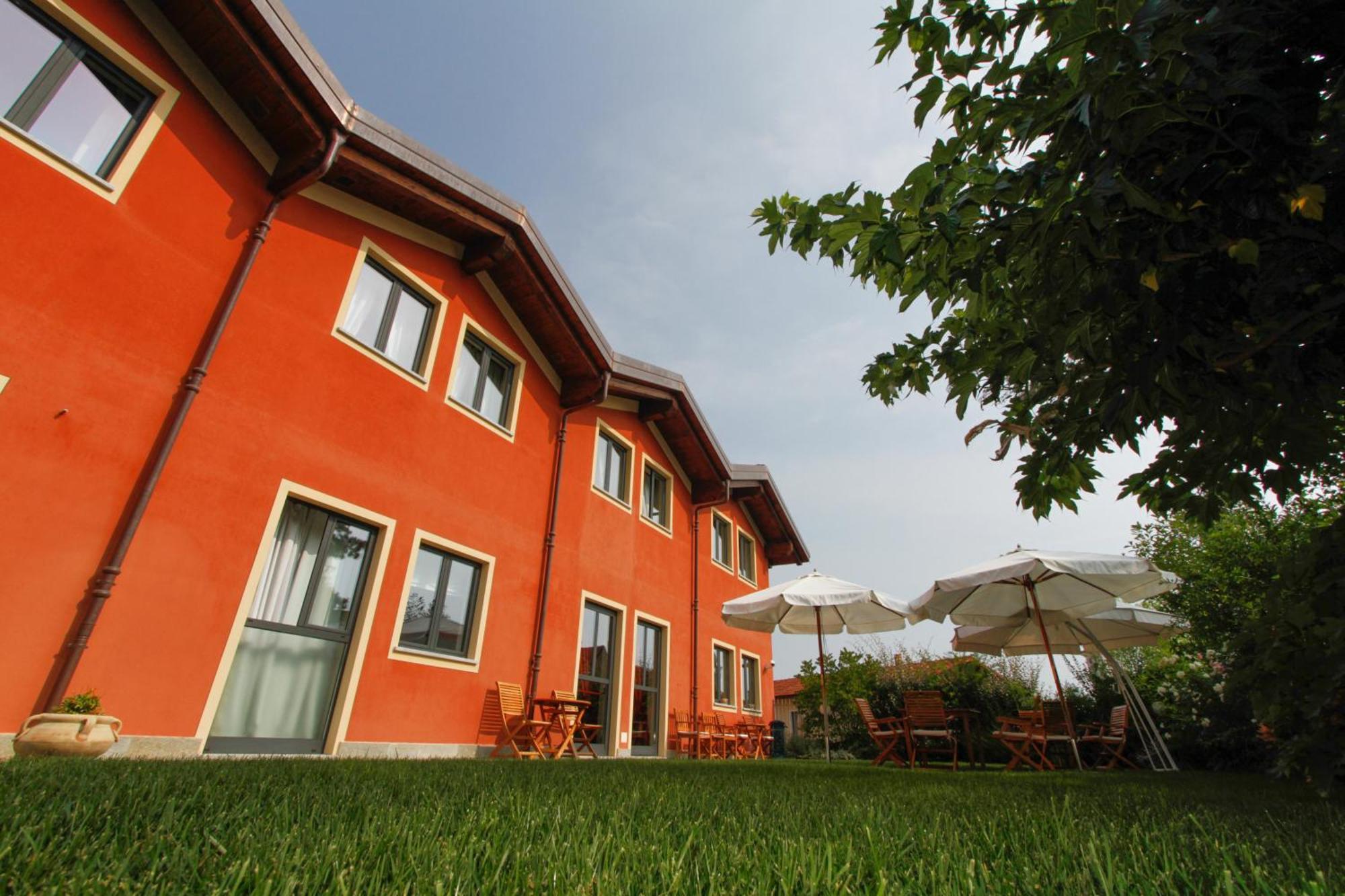 Albergo Della Ceramica Villanova Mondovì Kültér fotó