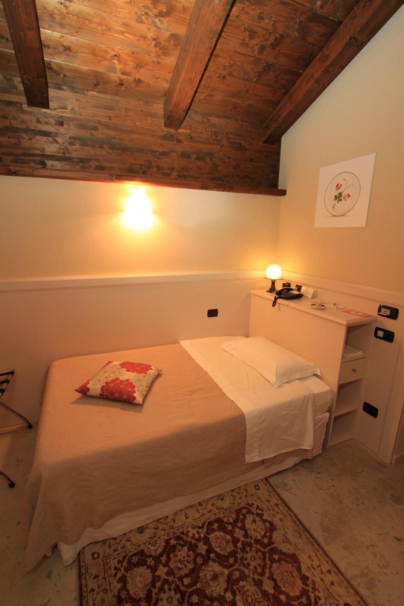 Albergo Della Ceramica Villanova Mondovì Kültér fotó