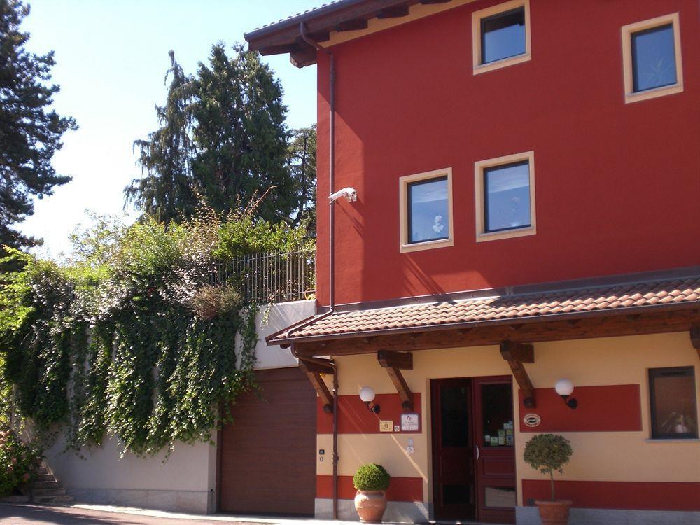 Albergo Della Ceramica Villanova Mondovì Kültér fotó