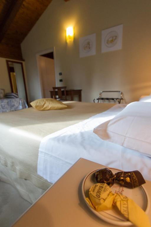 Albergo Della Ceramica Villanova Mondovì Szoba fotó