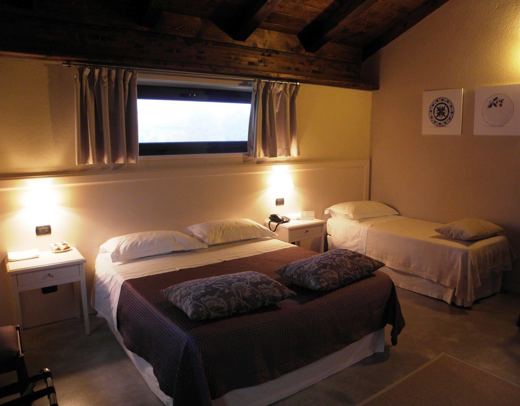 Albergo Della Ceramica Villanova Mondovì Kültér fotó