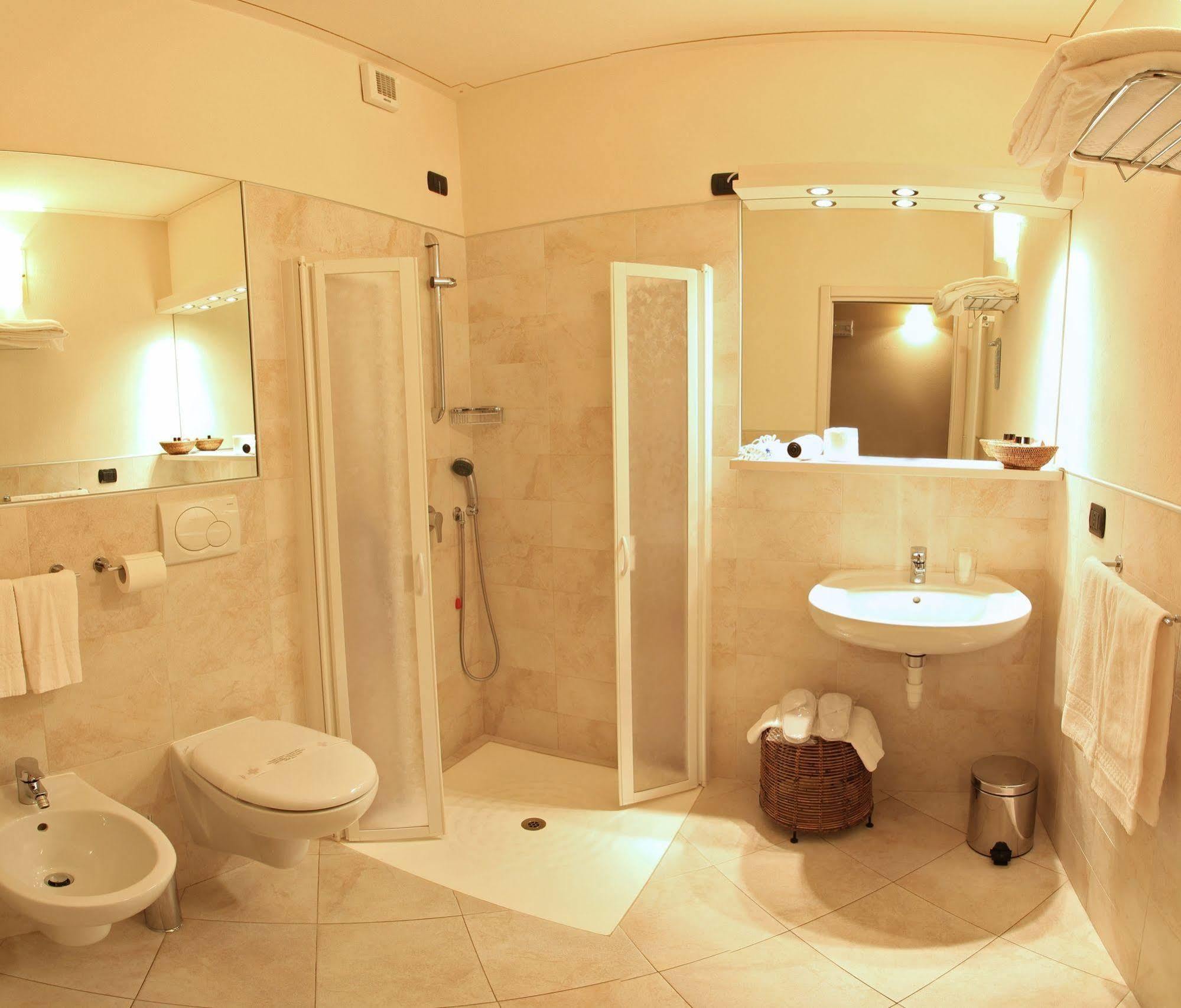 Albergo Della Ceramica Villanova Mondovì Kültér fotó