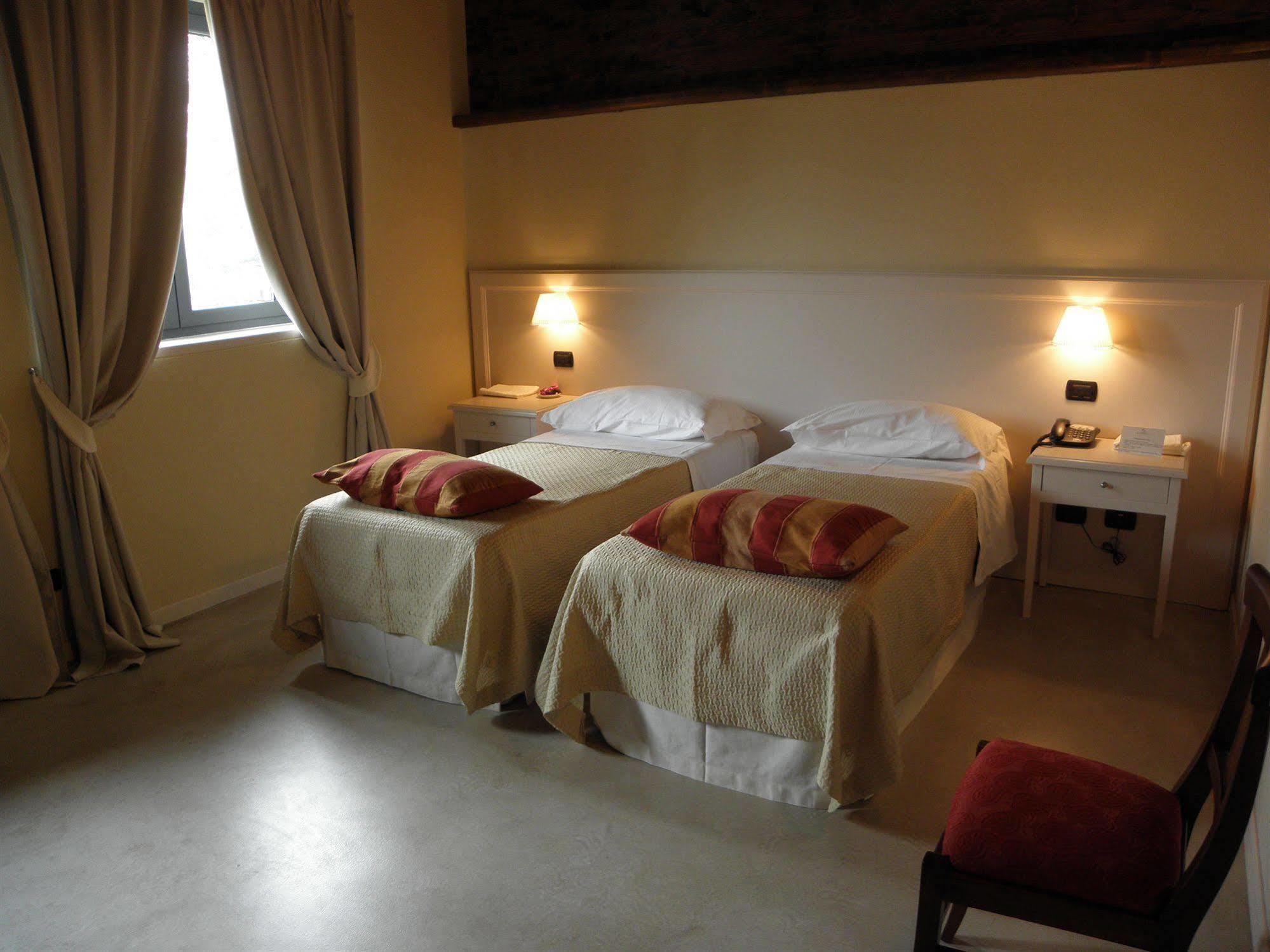Albergo Della Ceramica Villanova Mondovì Kültér fotó