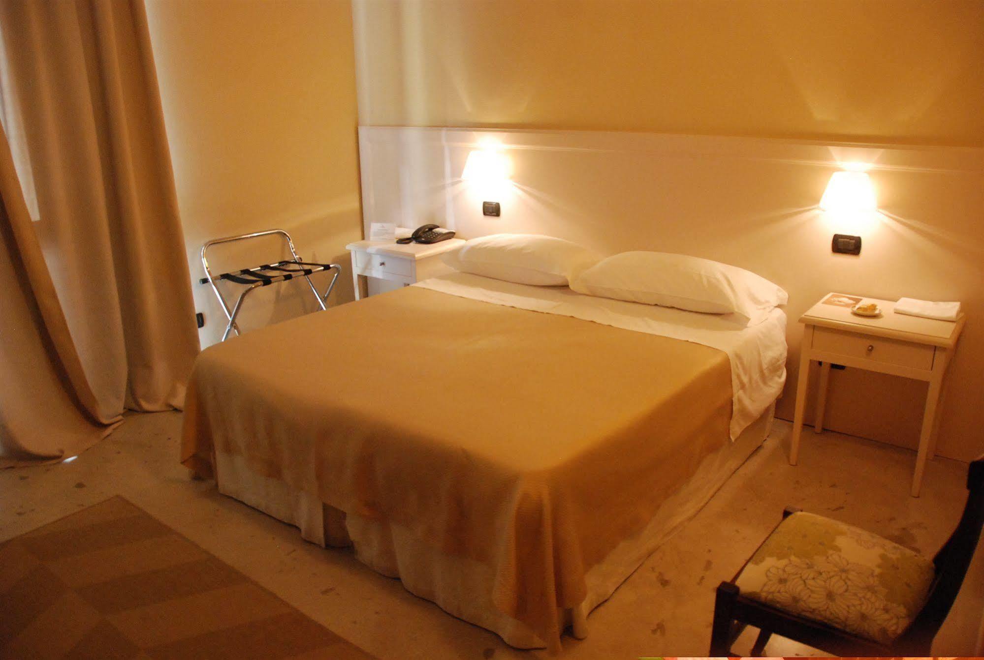 Albergo Della Ceramica Villanova Mondovì Kültér fotó