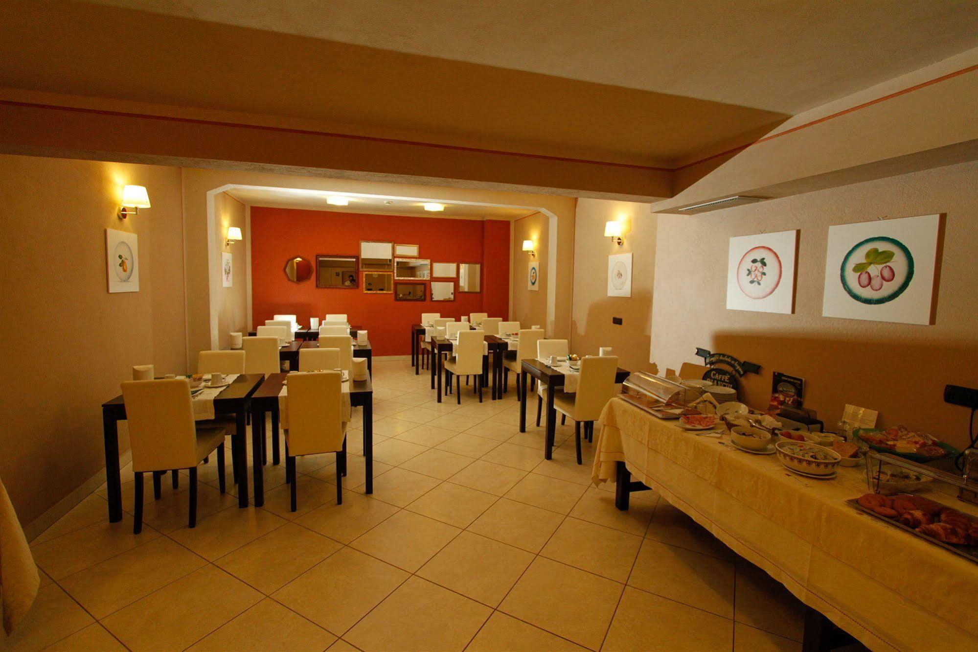 Albergo Della Ceramica Villanova Mondovì Kültér fotó